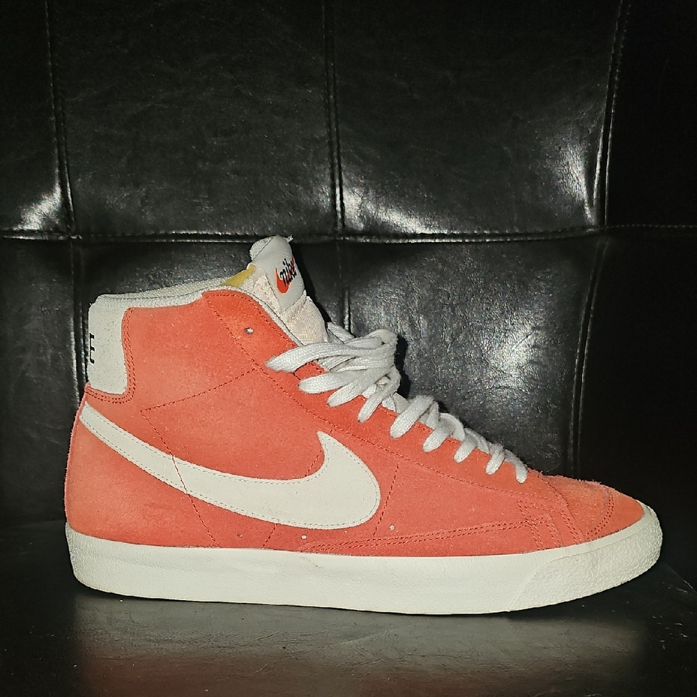 Nike Suede High-Tops in Coral and White. Nike Blazer.